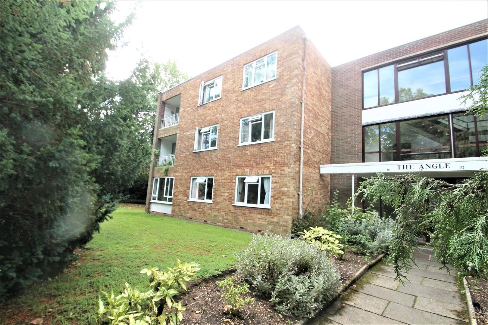 Roxborough Avenue, Harrow on the Hill, Middlesex, HA1 3BU